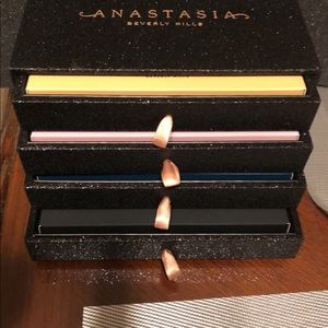 Anastasia Beverly Hills Vault 💓